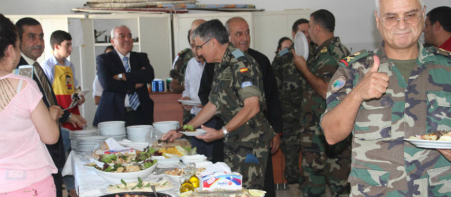 La Brigada Acorazada Guadarrama XII dan clases de gastronomía española en El Líbano.