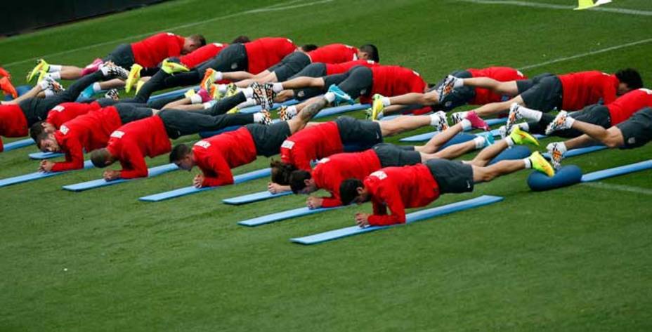 El Atlético, en el entrenamiento matinal. (Reuters)