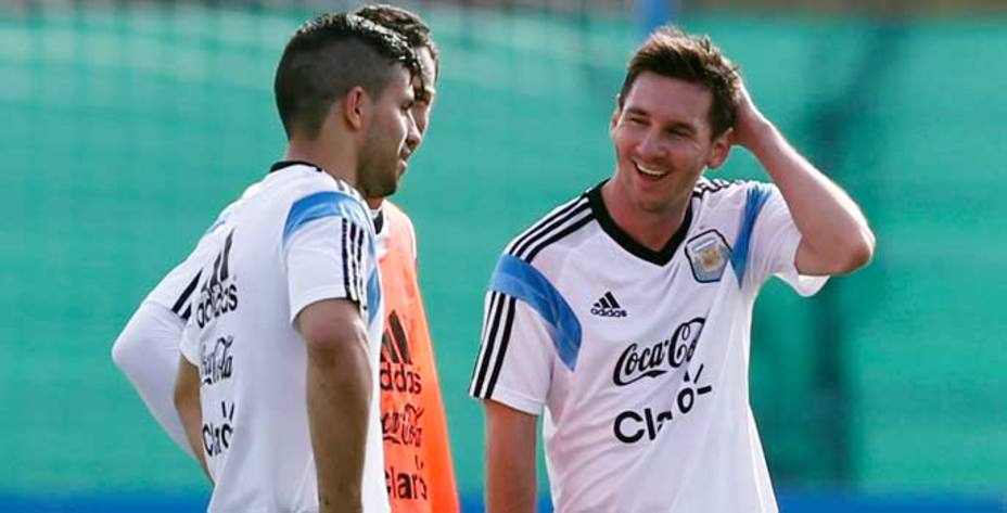 Messi y Agüero en la concentración de Argentina. (Reuters)