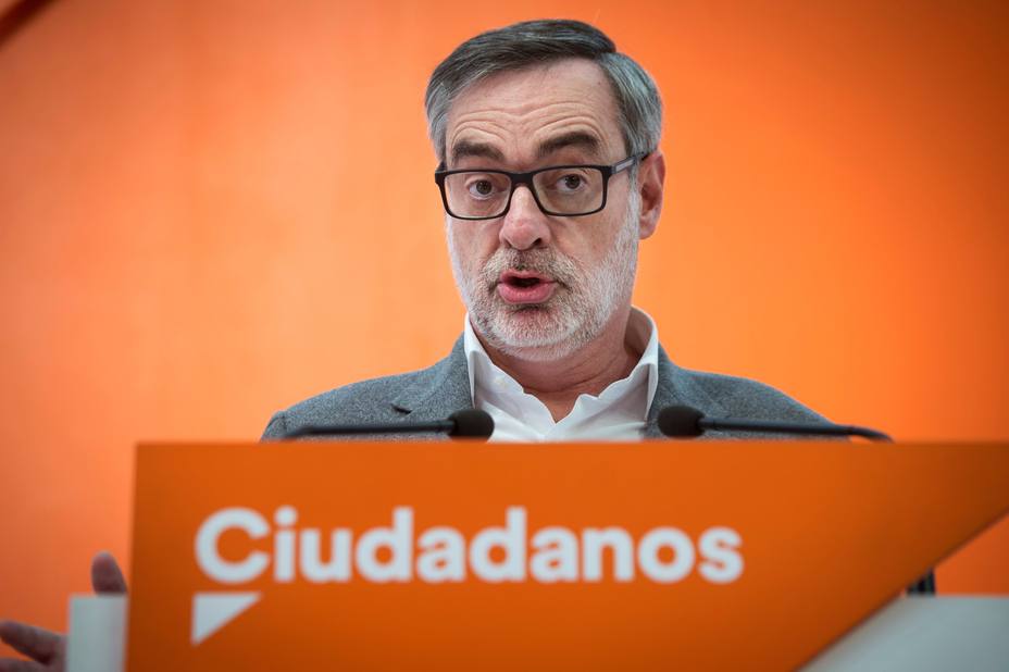 Cs exige a Rajoy que aparte a Cifuentes y ponga a un candidato limpio