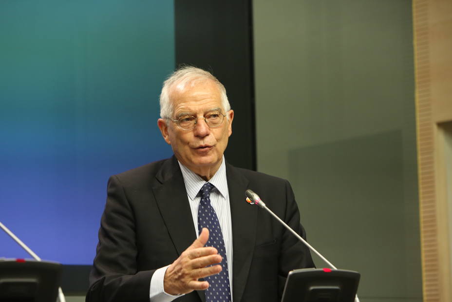 La multa a Borrell y otras 4 claves informativas del miércoles