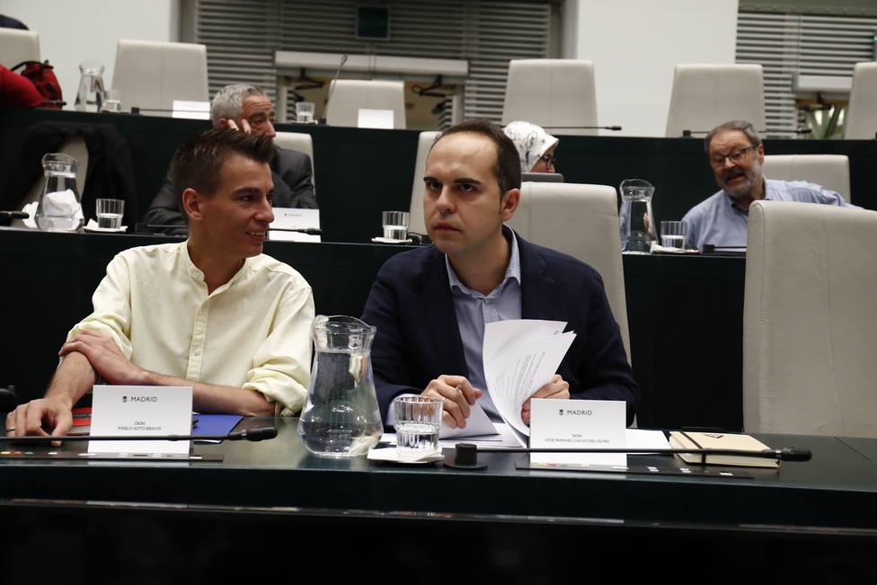 El concejal de Más Madrid Pablo Sotodurante un pleno en el Ayuntamiento
