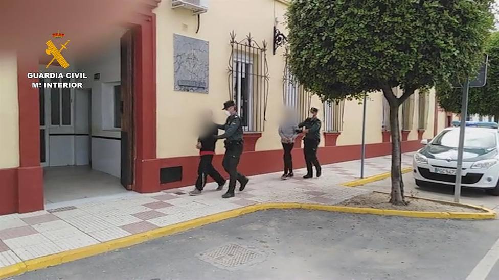 Detenidos tras drogar a un vecino con discapacidad para robarle en Villanueva del Río