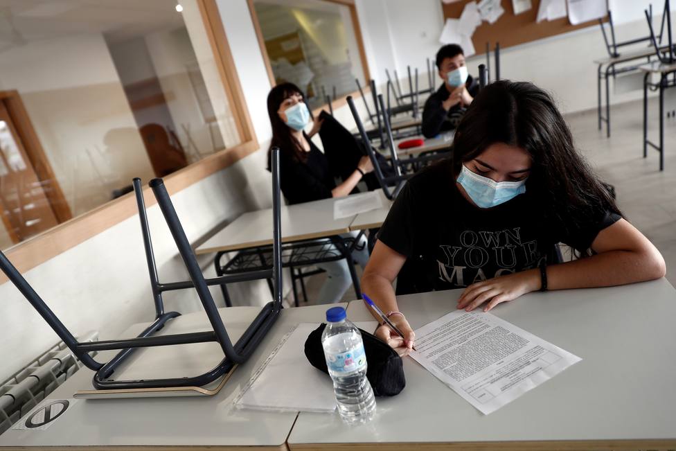 El nuevo curso escolar inquieta en España por el aumento de nuevos contagios