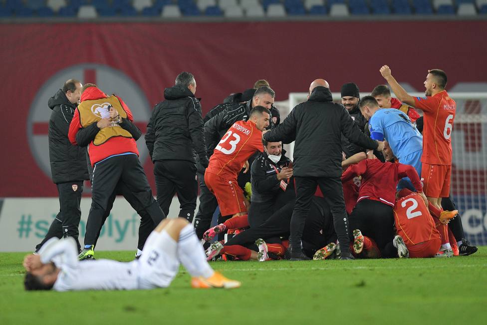 Macedonia se clasifica por primera vez en su historia a una Eurocopa gracias a un gol de Pandev