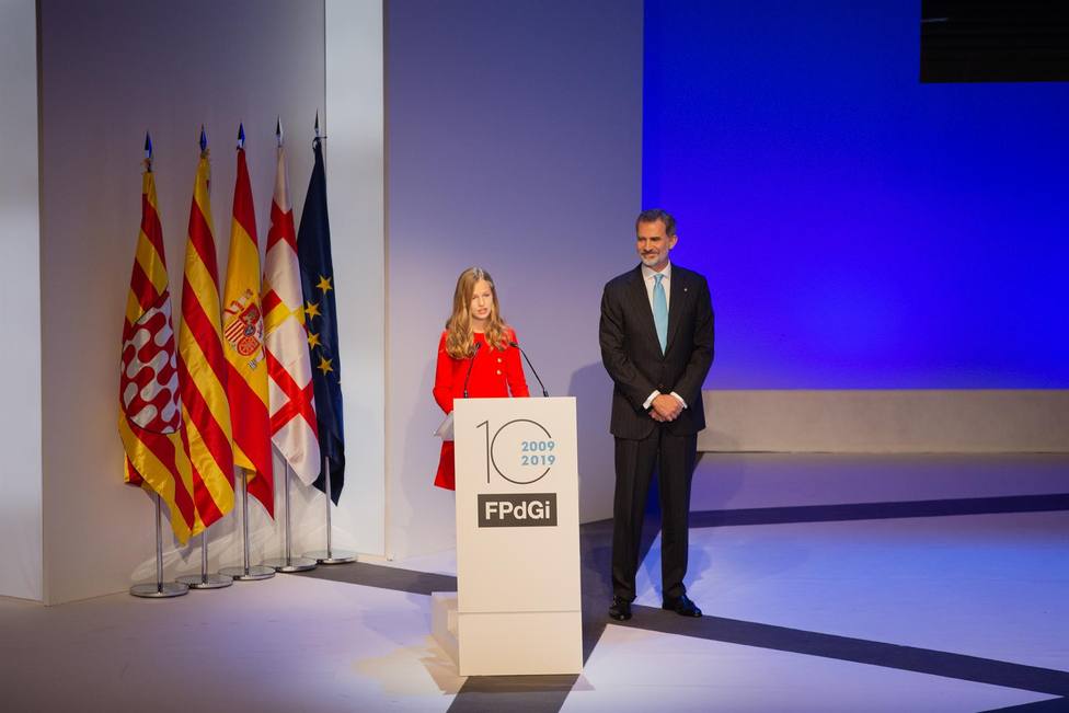 El Rey Felipe VI y la Princesa Leonor durante su discurso de 2019