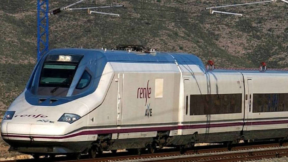 Más de 3.500 viajeros en el AVE de Madrid a Elche y Orihuela en el primer mes