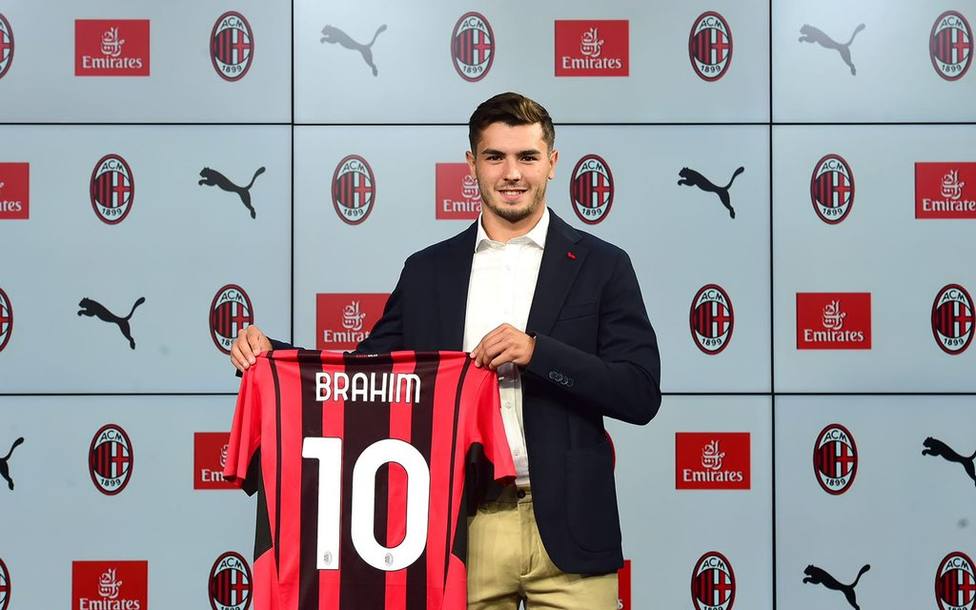 Brahim en su presentación como jugador del AC Milan.