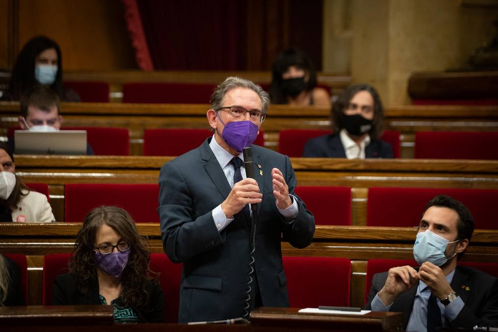 El conseller de Economía de la Generalitat, Jaume Giró, durante una sesión plenaria en el Parlament