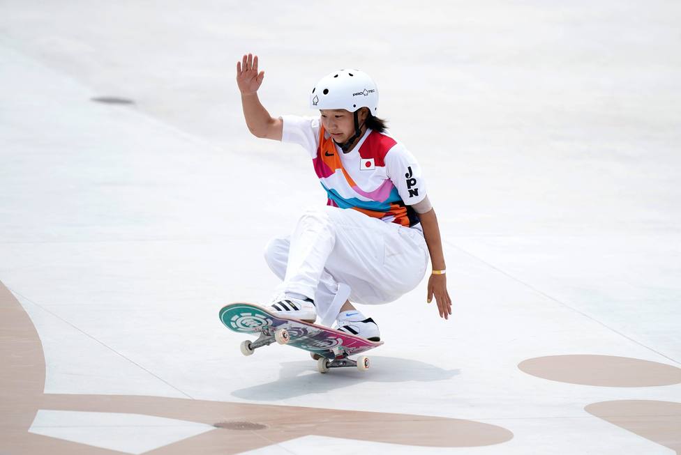 Momiji Nishiya, con 13 años, primera campeona olímpica de skate