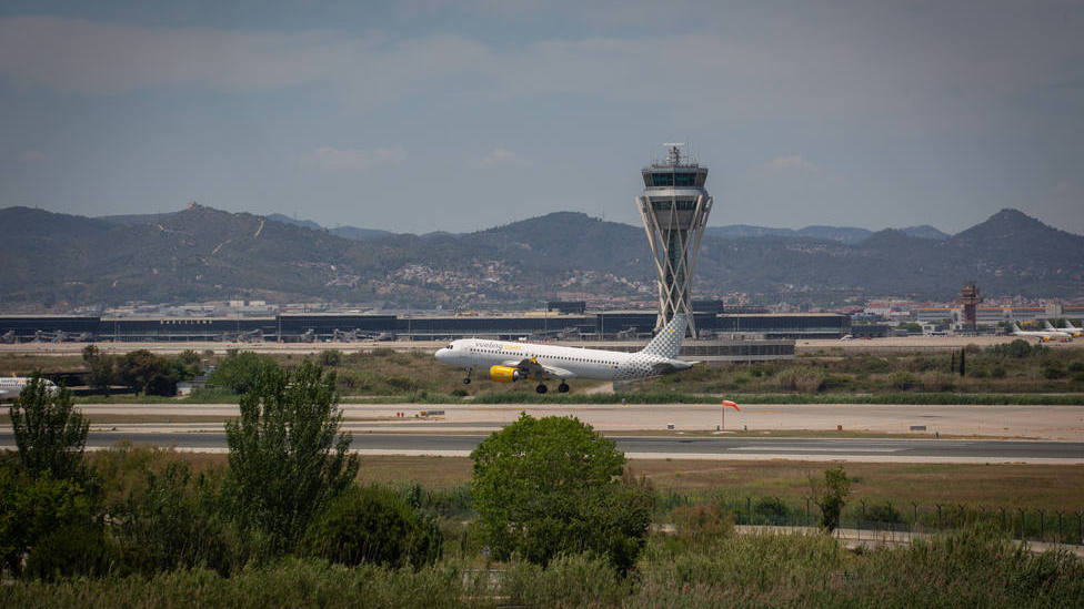 ¿Realmente existe un protocolo a seguir en casos de aterrizajes de emergencia como el de Barcelona?