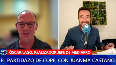 Óscar Lago, realizador jefe de Mediapro, con Juanma Castaño en El Partidazo de COPE