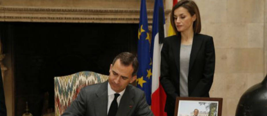 Felipe VI y Letizia en la embajada francesa. Casa Real