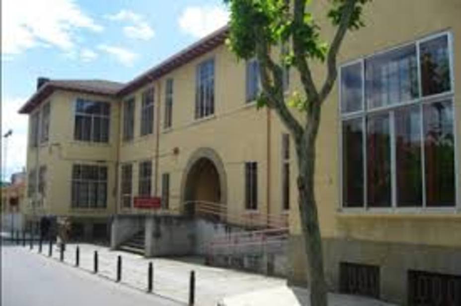 Edificio de la Universidad en Jaca