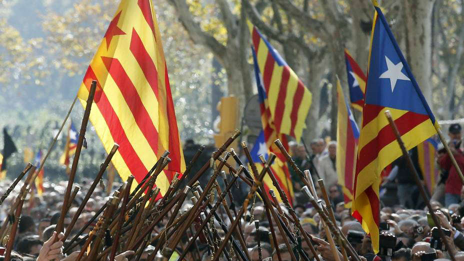Alcaldes de Cataluña apoyan a Artur Mas.