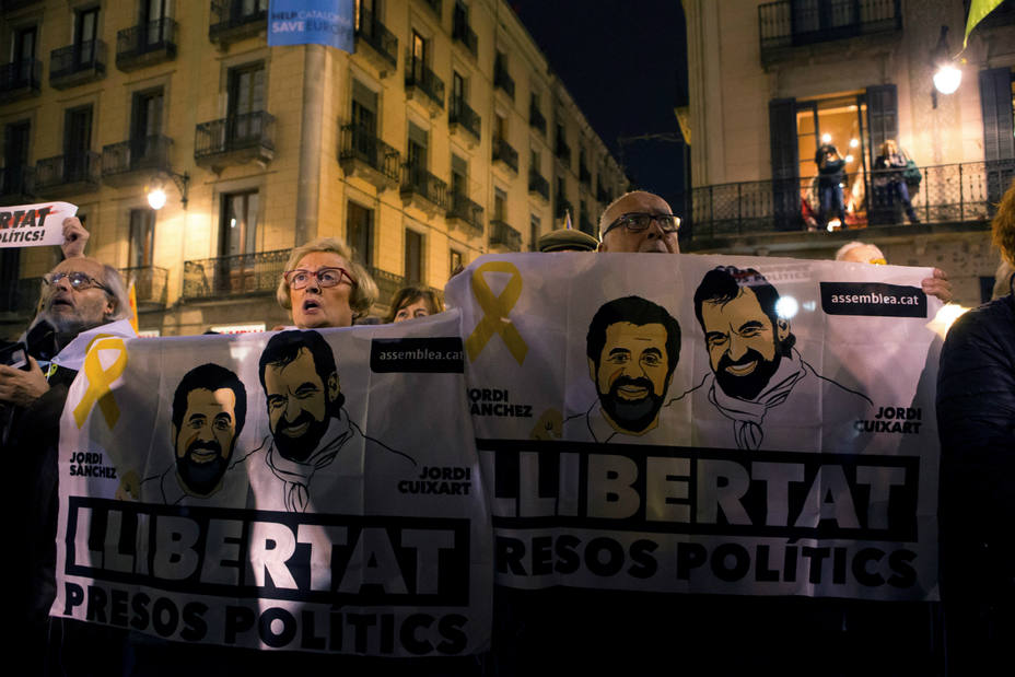 Manifestación convocada por la ANC y Ómnium Cultural en Barcelona