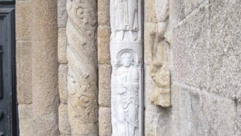 Así ha quedado la figura de la Catedral del Santiago tras limpiar el vergonzoso grafiti