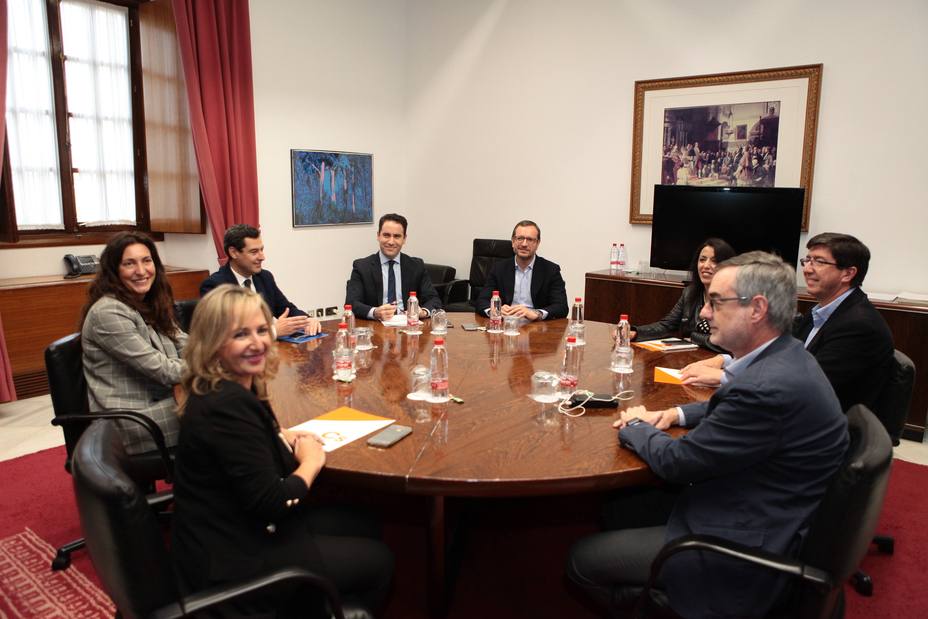 Arranca en Sevilla la reunión entre PP y Cs para negociar un posible acuerdo de gobierno tras el 2D