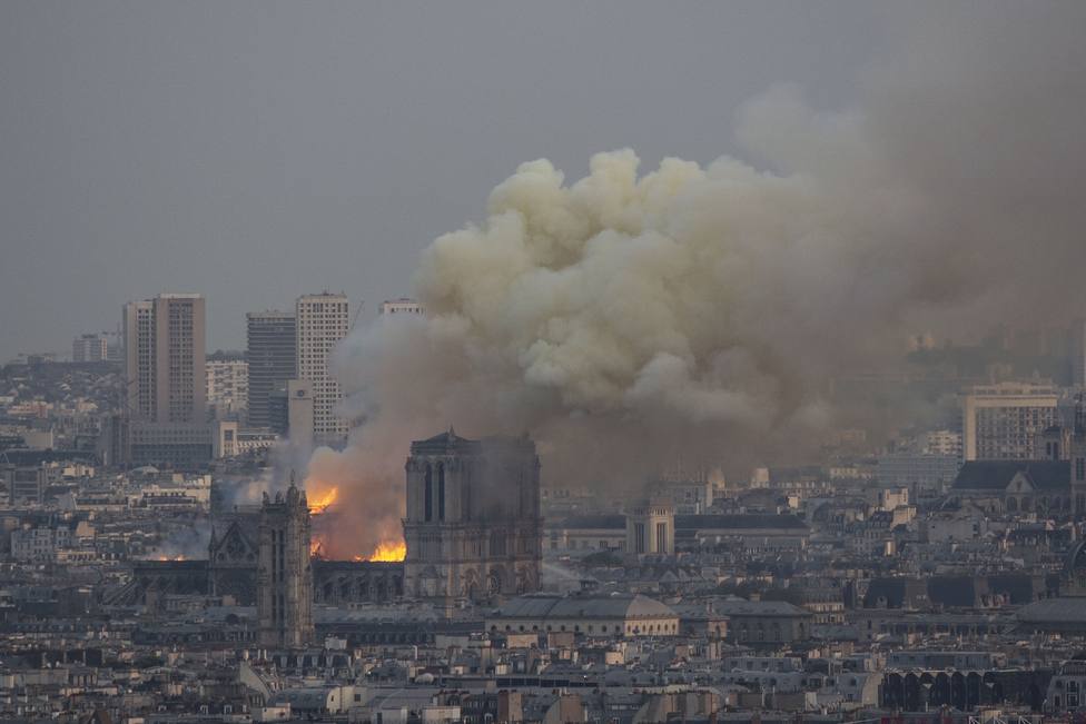 Analizan el montacargas de las obras de Notre Dame como posible origen del incendio