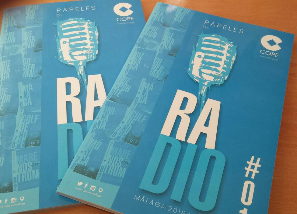 COPE Málaga vuelve a presentar en feria su revista “Papeles de Radio”
