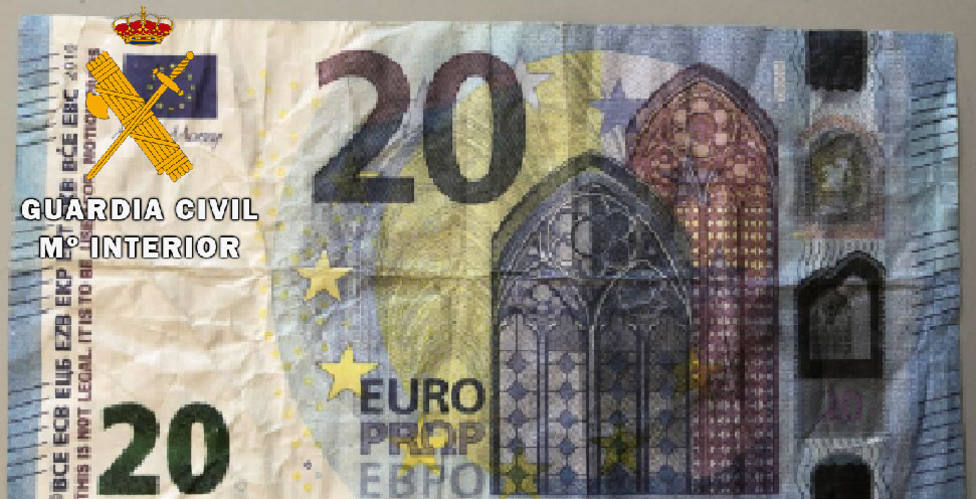 La Guardia Civil de Palencia investiga la existencia de billetes de 20 € de curso no legal en la provincia, lo