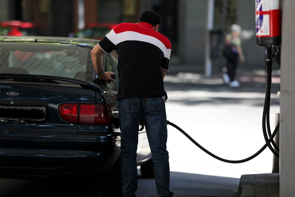 El precio de la gasolina y del gasóleo prosigue al alza y ya es hasta casi un 11% más caro que hace un año