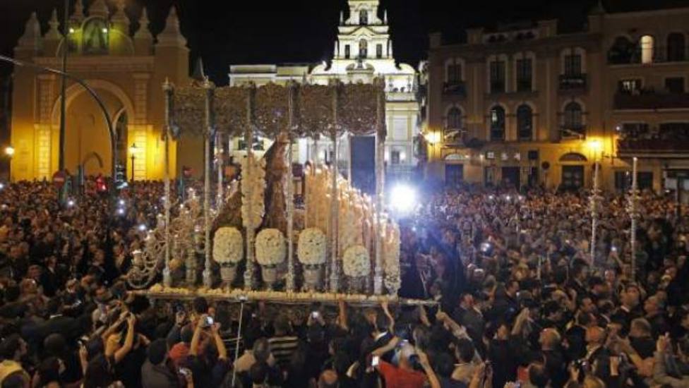 Si vas a Sevilla en Semana Santa 2020 no te pierdas la madrugá