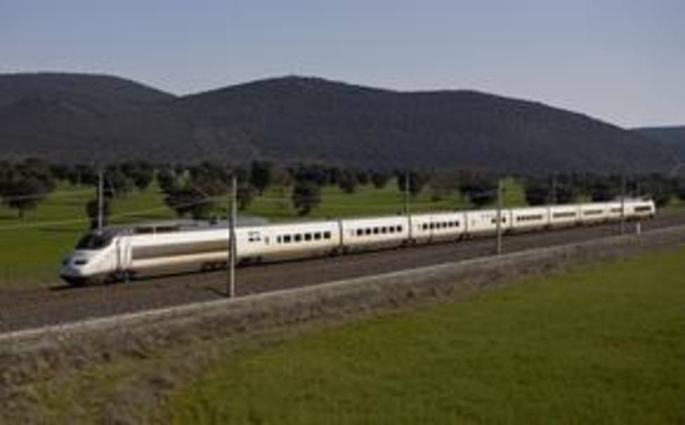 Transporte pone a disposición de las comunidades autónomas trenes medicalizados de Renfe