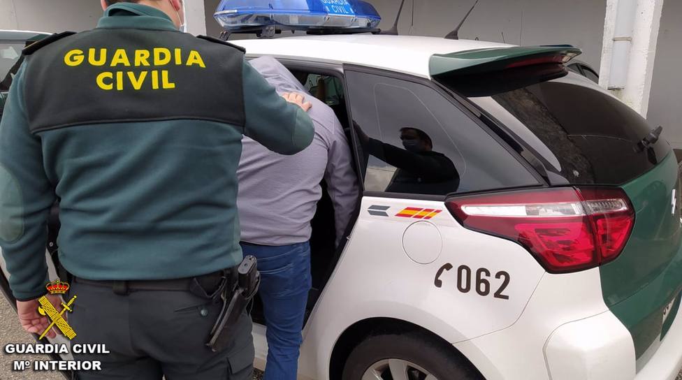 Foto de archivo de un detenenido por un agente de la Benemérita - FOTO: Guardia Civil