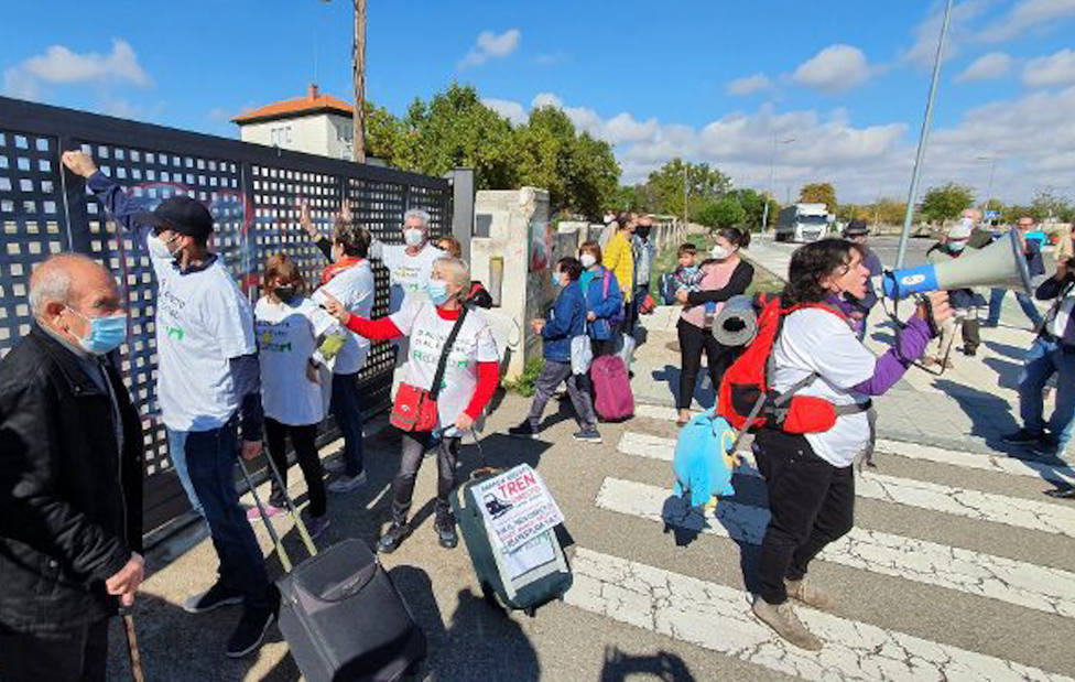 Manifestación de la Plataforma por el Ferrocarril para reivindicar la reactivación del Directo Madrid-Aranda-Burgos