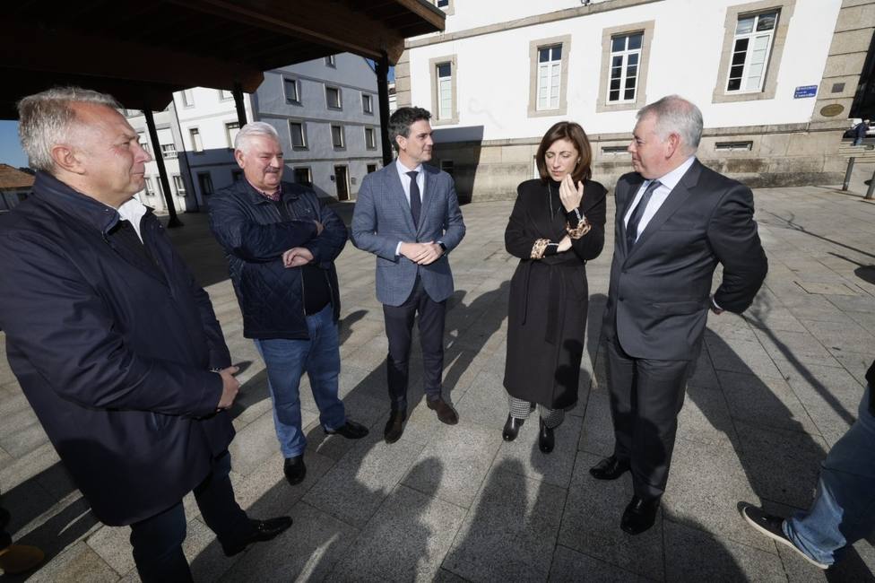 Ángeles Vázquez se reunía este miércoles con el alcalde y con empresarios de Palas