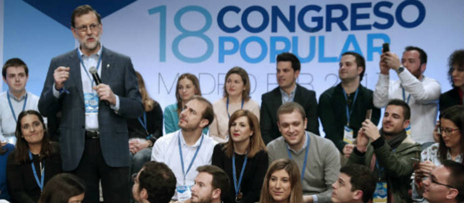 El presidente del Gobierno y líder del PP, Mariano Rajoy, se dirige a los miembres de las Nuevas Generaciones (NNGG) ,durante la segunda jornada del XVIII Congreso nacional del partido. EFE
