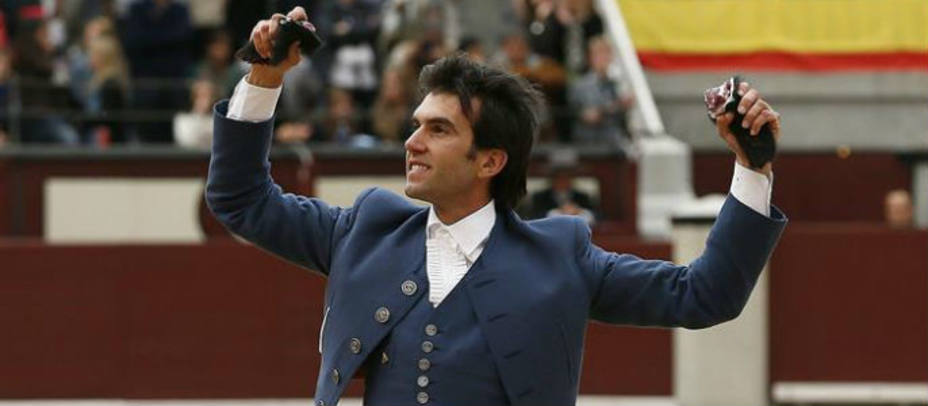 Sergio Galán al cortar las dos orejas a su segundo toro en Las Ventas, EFE