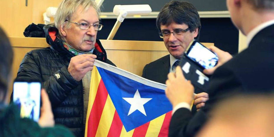 Puigdemont, cuestionado por un profesor finlandés: ¿Cómo se atreve a hablar en nombre de todos los catalanes?
