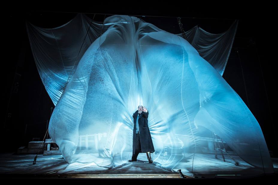 El estreno de la obra Moby Dick en el Teatro La Latina se aplaza por una intervención ocular al actor José María Pou