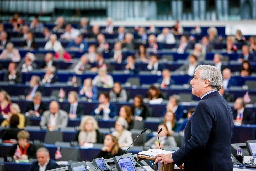 Antonio Tajani invita a Guaidó a visitar el Parlamento Europeo