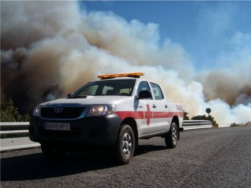 El presidente de Cruz Roja Española visita el operativo en las zonas afectadas por el fuego en Gran Canaria