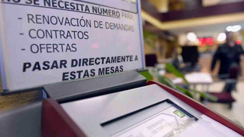 El paro baja en septiembre en 1.826 personas en Andalucía y se sitúa en 955.901 desempleados