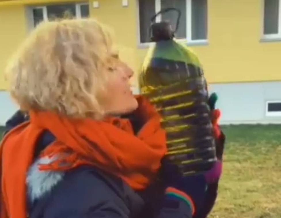 La divertida historia de amor de una cordobesa residente en Estonia con su garrafa de aceite