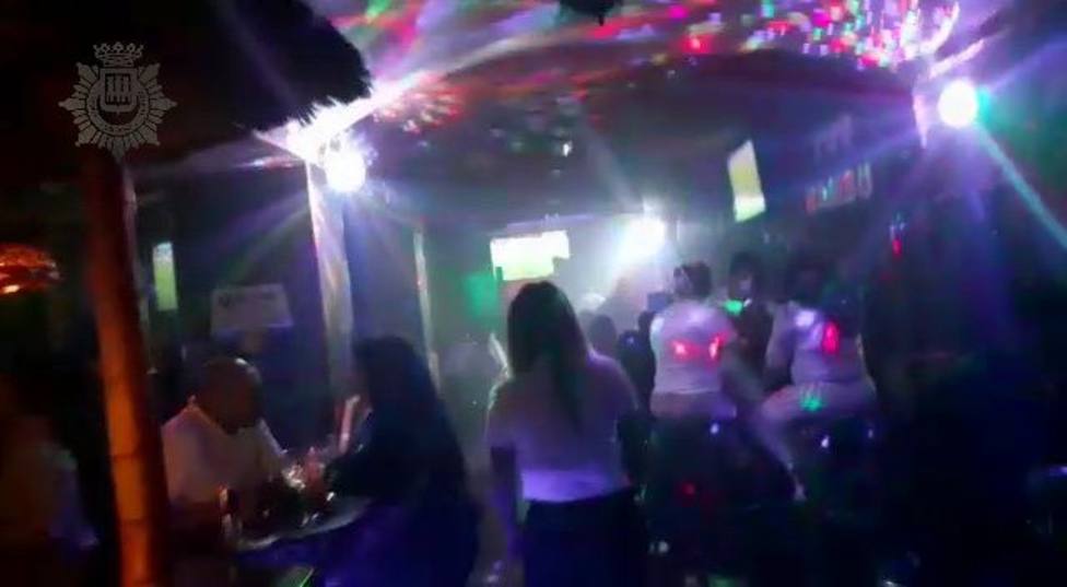 Desalojan una fiesta en un bar de Logroño con 64 personas