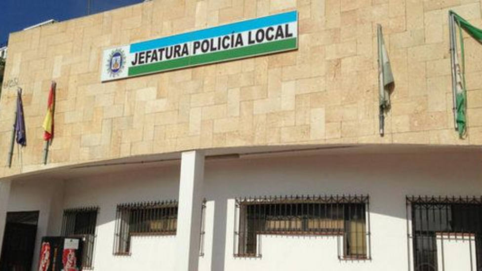 Un sindicato policial de Salobreña se asombra de la rapidez en tramitar la baja del padrón de Macarena Olona