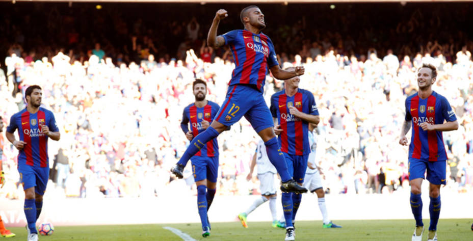 Rafinha celebra uno de sus dos goles al Deportivo (Reuters)