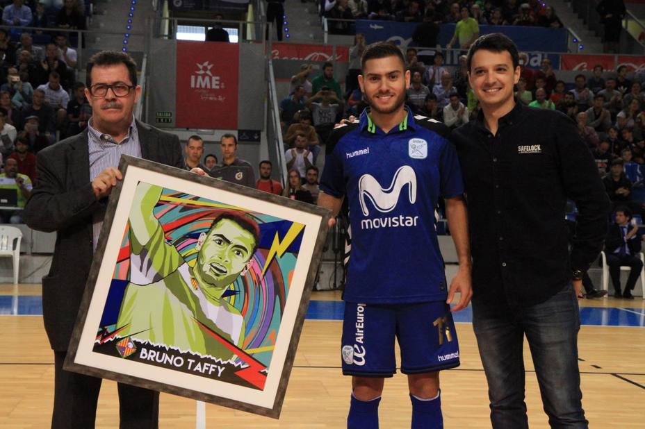 Taffy, homenajeado por el Palma Futsal en su etapa con Movistar Inter