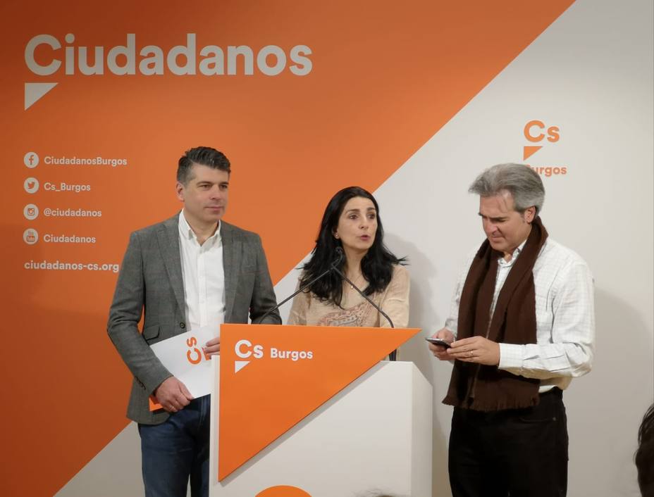 Vicente Marañón, Gloria Bañeres y Jesus Ortego esta mañana.