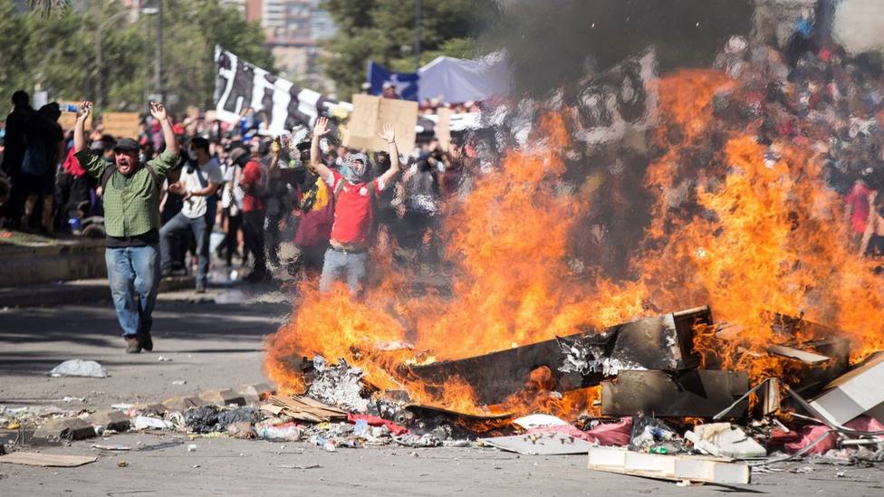 La abrumadora mayoría de chilenos cree firmemente que durante las protestas se violan derechos humanos