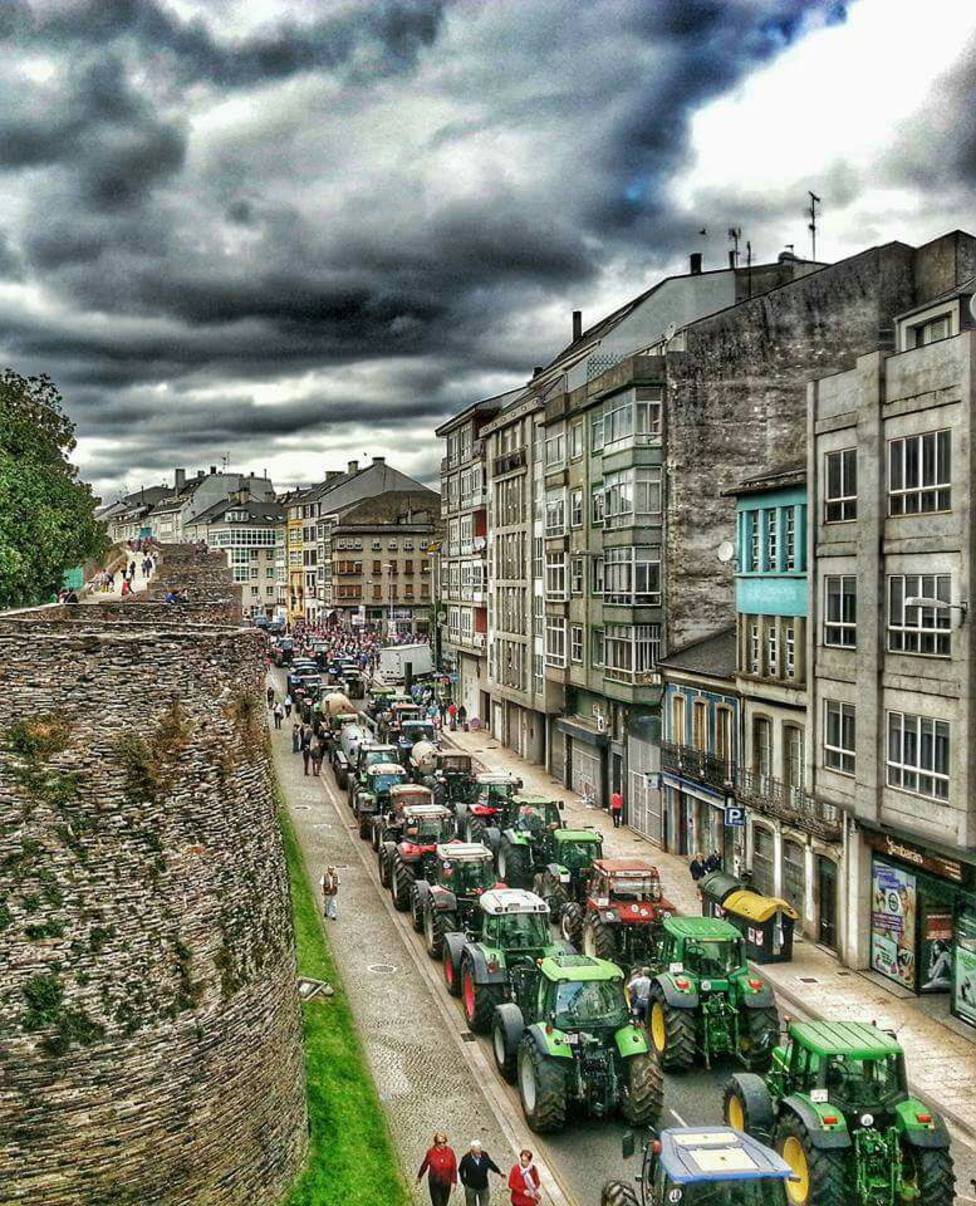 Ganaderos y agricultores lucenses viajan hasta A Coruña para exigir precios justos para el fruto de su trabajo