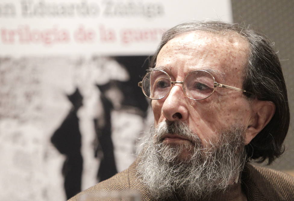 Muere el escritor Juan Eduardo Zúñiga