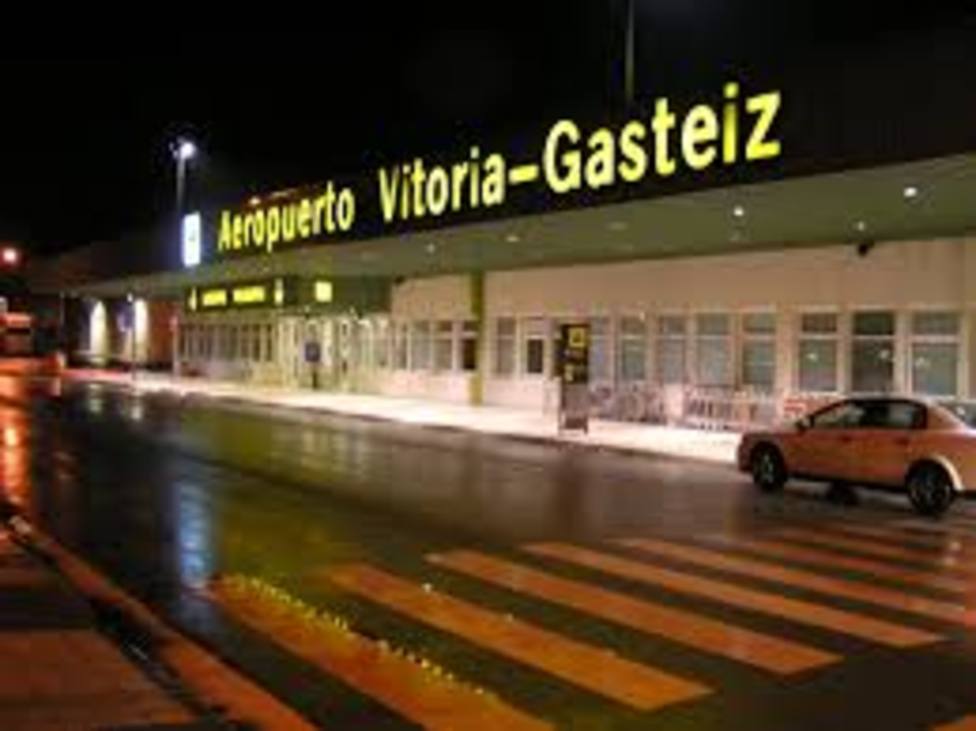 El aeropuerto de Vitoria está listo para recibir las vacunas este lunes como alternativa a Barajas