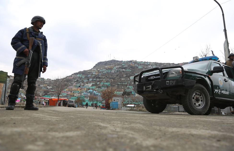 Al menos 25 muertos y 60 heridos por un coche bomba contra una casa en el este de Afganistán