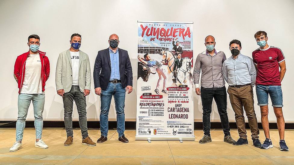 Acto de presentación de los carteles de Yunquera de Henares (Guadalajara)